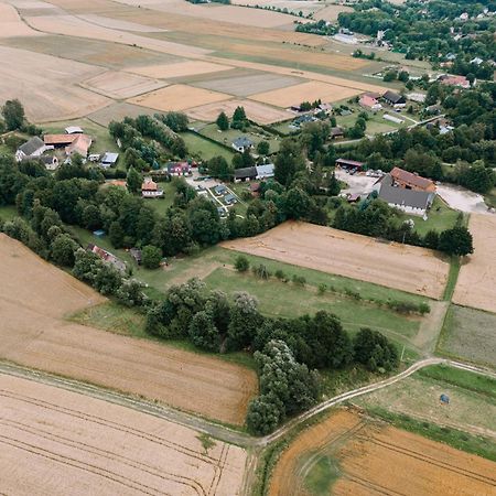 Domek Caloroczny Na Wylacznosc Niebieska Osada Nad Gorskim Potokiem Stary Waliszow Buitenkant foto