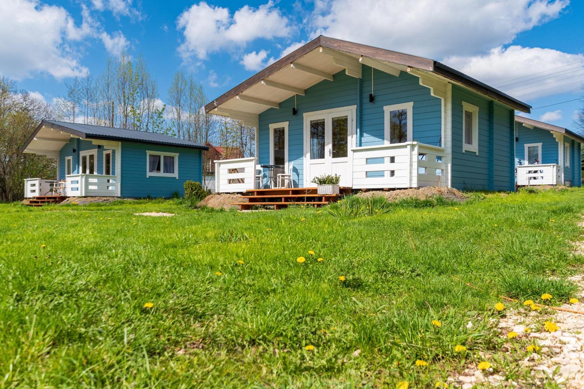 Domek Caloroczny Na Wylacznosc Niebieska Osada Nad Gorskim Potokiem Stary Waliszow Buitenkant foto